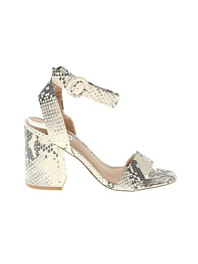 Pre-owned Steve Madden Sandals In White