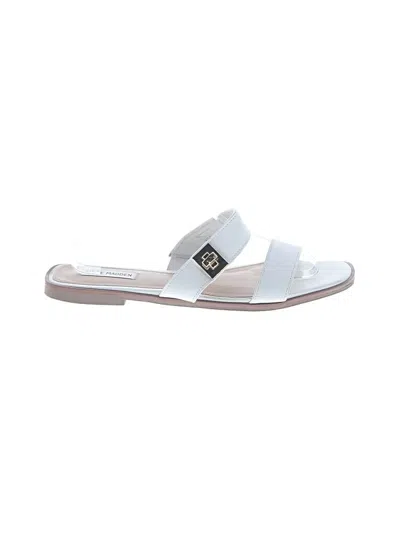 Pre-owned Steve Madden Sandals In White