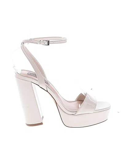 Pre-owned Steve Madden Sandals In White