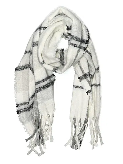 Pre-owned Steve Madden Scarf In Gray