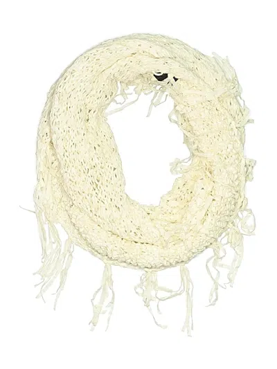 Pre-owned Steve Madden Scarf In Ivory