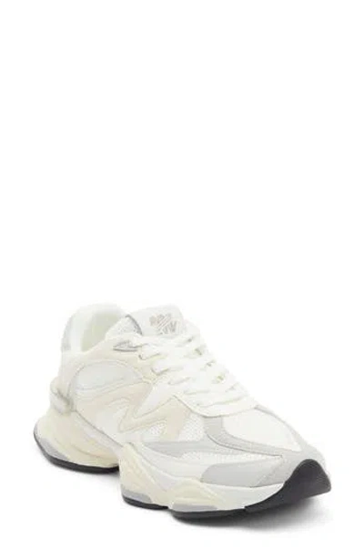 Steve Madden Sebi Sneaker In White