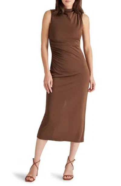 STEVE MADDEN STEVE MADDEN SLEEVELESS RUCHED MIDI DRESS