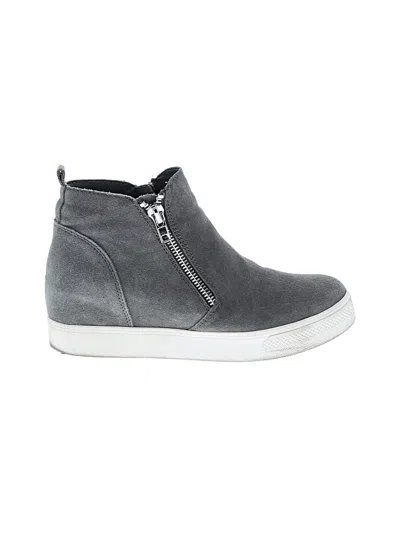 Pre-owned Steve Madden Sneakers In Gray