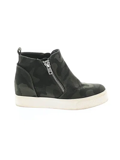 Pre-owned Steve Madden Sneakers In Green