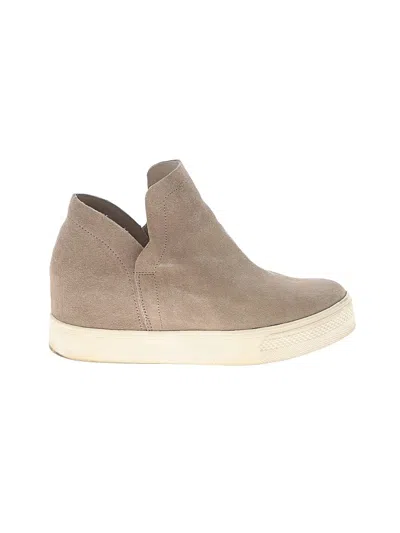 Pre-owned Steve Madden Sneakers In Tan