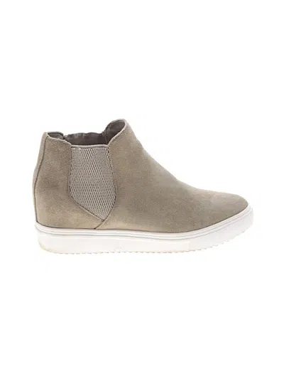 Pre-owned Steve Madden Sneakers In Tan