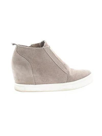 Pre-owned Steve Madden Sneakers In Tan