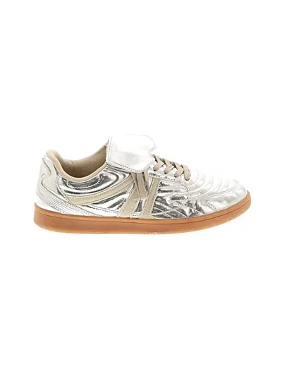 Pre-owned Steve Madden Sneakers In White