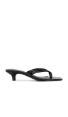 Steve Madden Tracie Sandal In 黑色鳄鱼纹