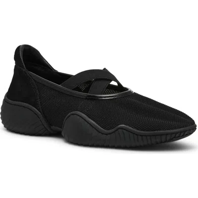 Steve Madden Vador Mesh Sneaker