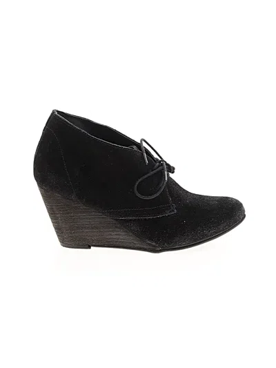Pre-owned Steve Madden Wedges In Black