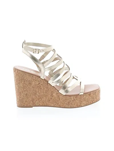 Pre-owned Steve Madden Wedges In Gold