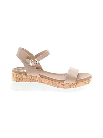 Pre-owned Steve Madden Wedges In Tan