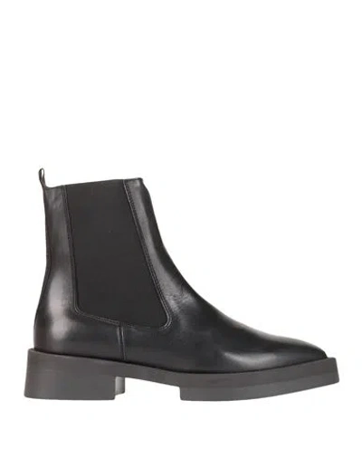 Steve Madden Woman Ankle Boots Black Size 7.5 Soft Leather
