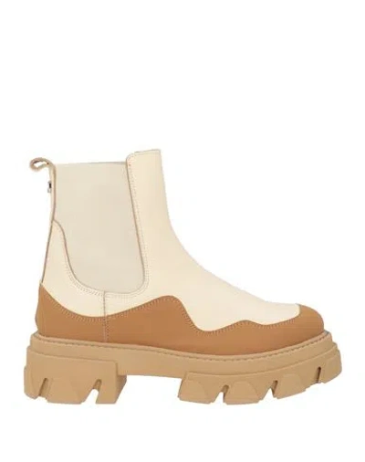 Steve Madden Woman Ankle Boots Cream Size 6 Leather, Synthetic Fibers In Neutral
