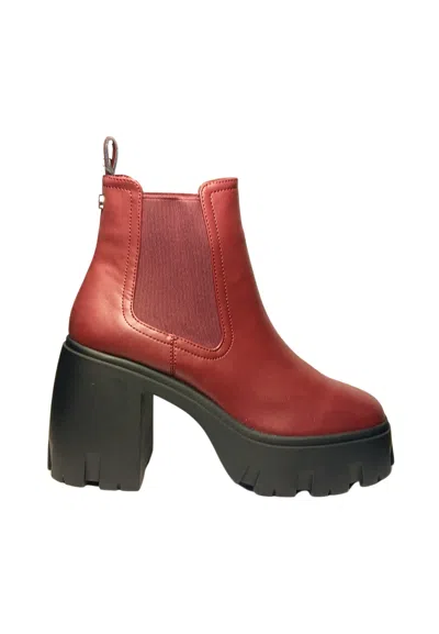 Steve Madden Women's Shoes  Out Drive Wine Leath In Burgundy