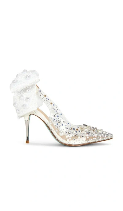 Steve Madden X Betsey Johnson Esmy Slingback Pump In White