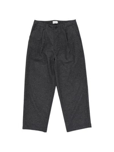 Still By Hand Pleated Wide-leg Trousers In Gray