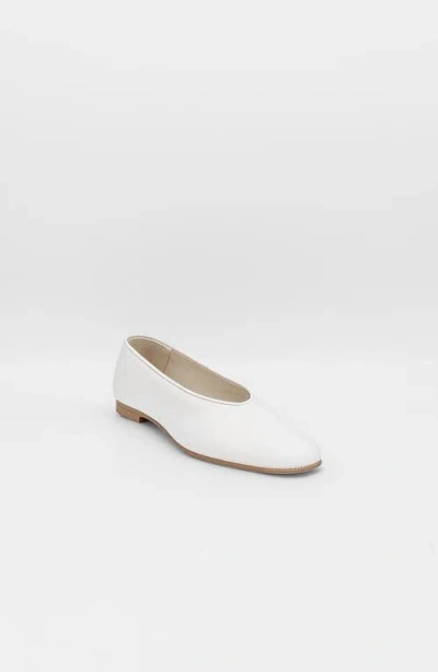 Stivali New York Essenza Leather Slip On Ballet Flat In White