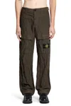 Stone Island 3100025n Wrinkled Corduroy Cargo Trousers In Green