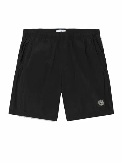 Stone Island B100003 Shorts In Black