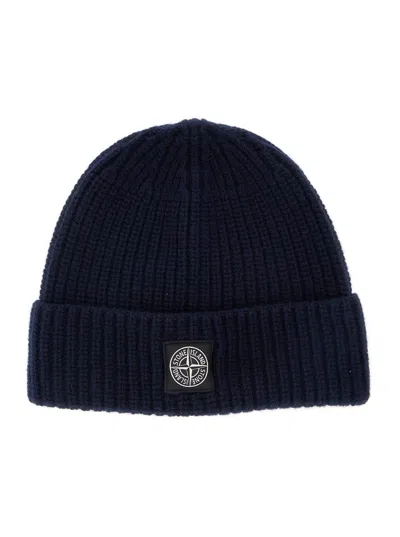 STONE ISLAND BLUE KNIT BEANIE WITH LOGO PATCH ON THE FRONT IN WOOL MAN