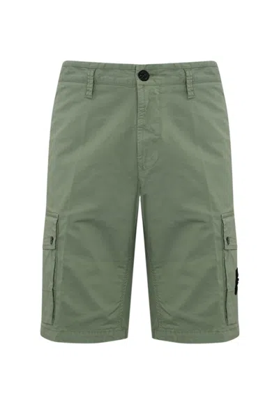 Stone Island Compass-motif Cargo Shorts In Sage