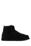 Stone Island Boot With Rubber Sole And Cushioning In Nero