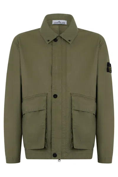 Stone Island Coach Jacket With Pigmented Wax Coating Waxed Pigment Cotton Tela In Green