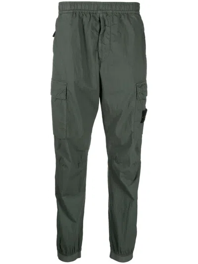 Stone Island Compass-badge Tapered Cargo Trousers In Green