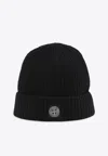 Stone Island Compass Patch Ribbed Beanie In Black