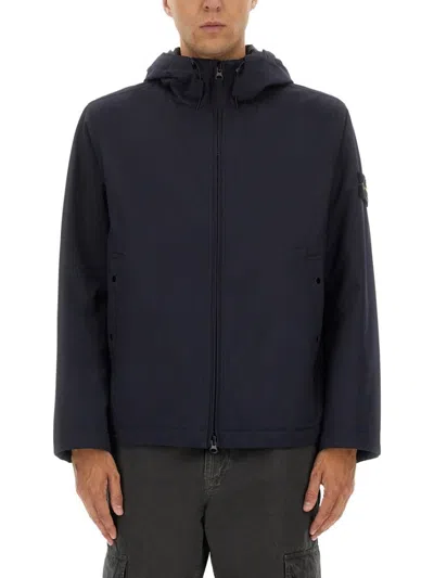 STONE ISLAND CONTEMPORARY HOODED JACKET WITH DISTINCTIVE LOGO PATCH