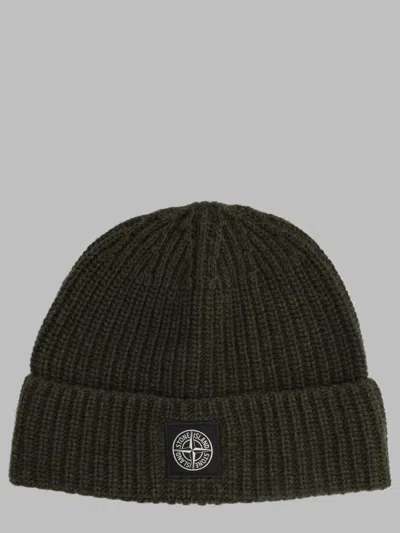 Stone Island Ribbed Virgin Wool Beanie Hat With Compass Logo In Green