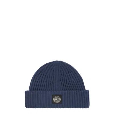 Stone Island Logo Knitted Wool Hat In Blue