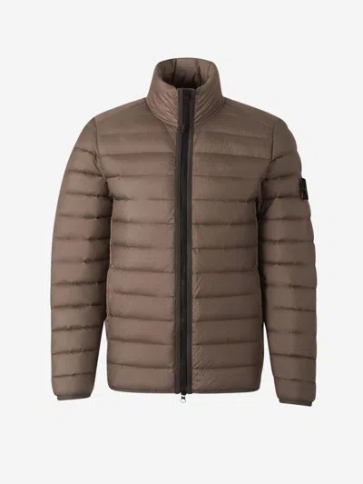 Stone Island Logo Quilted Coat In Brown