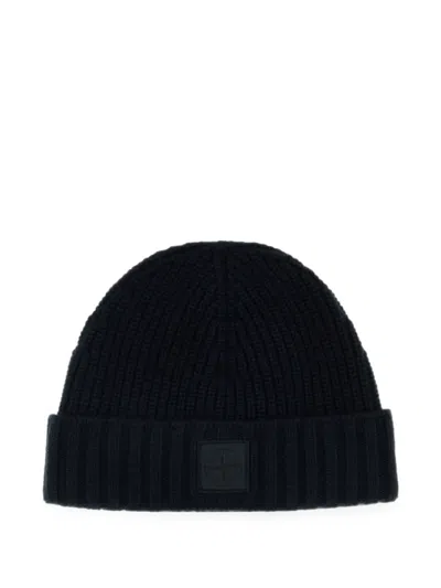 Stone Island L2s15n100006s01ff Ribbed Cashmere Beanie In Red