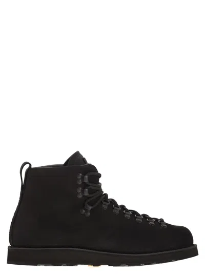 Stone Island Men Boot With Rubber Sole And Cushioning In Black