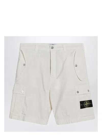 STONE ISLAND MEN'S IVORY CARGO BERMUDA SHORTS