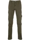 Stone Island Compass-badge Tapered Cargo Trousers In Green