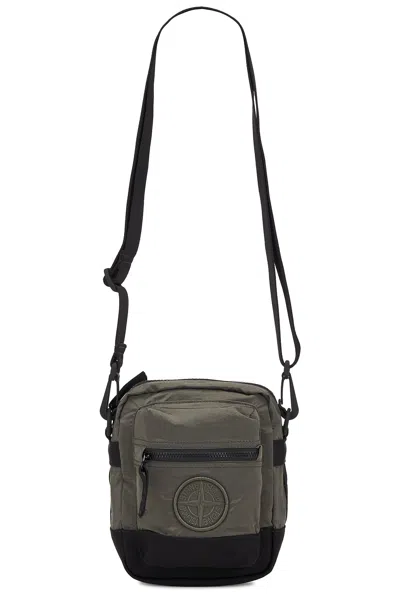stone-island-pouch-bag-musk-