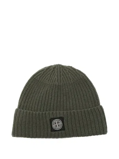STONE ISLAND RIBBED-KNIT LOGO-PATCH BEANIE