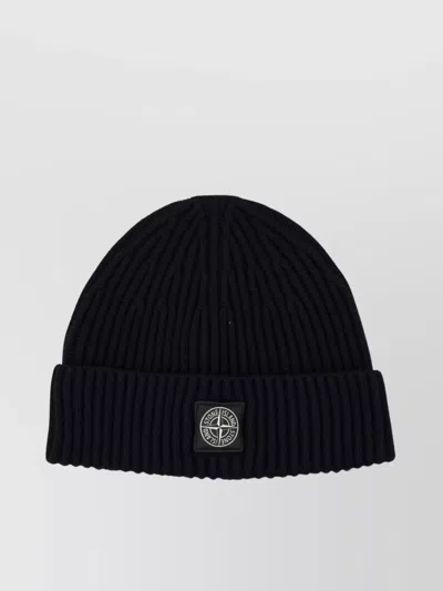 Stone Island Ribbed Turn-up Brim Beanie Hat In Black