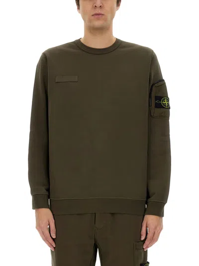 Stone Island Crew Neck Sweatshirt With Practical Sleeve Pocket In Green