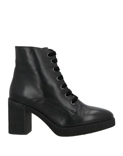 Stonefly Woman Ankle Boots Black Size 6.5 Leather