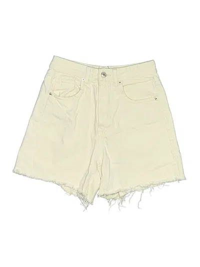 Pre-owned Stradivarius Denim Shorts In Ivory