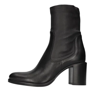 Strategia Boots In Black