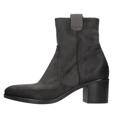 Strategia Boots In Black