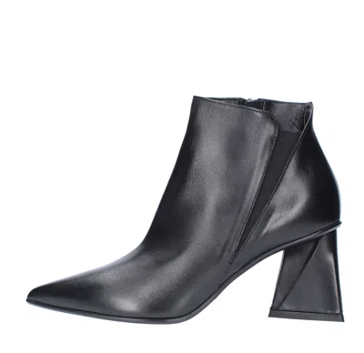 Strategia Boots Black In Nero Neri E Grigi