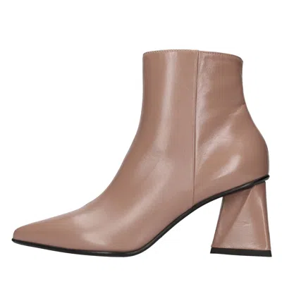 Strategia Boots Brown In Marrone Marroni